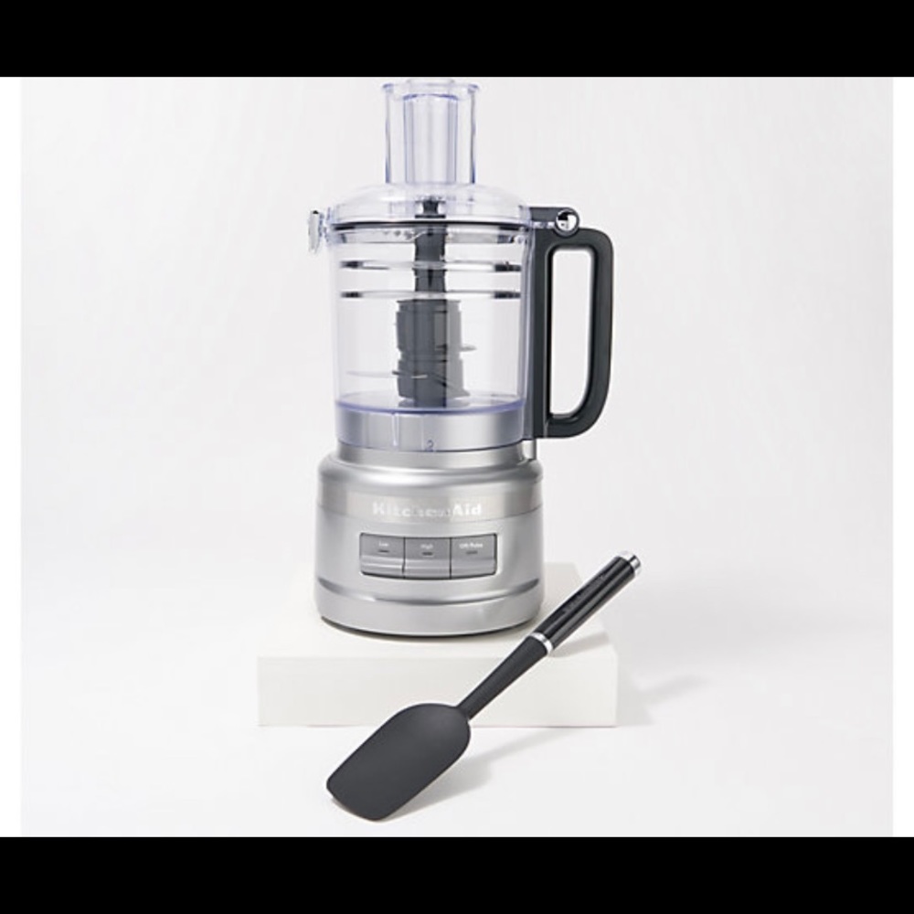 New KitchenAid 9 cup All-in-one stores all blades and discs directly in the bowl